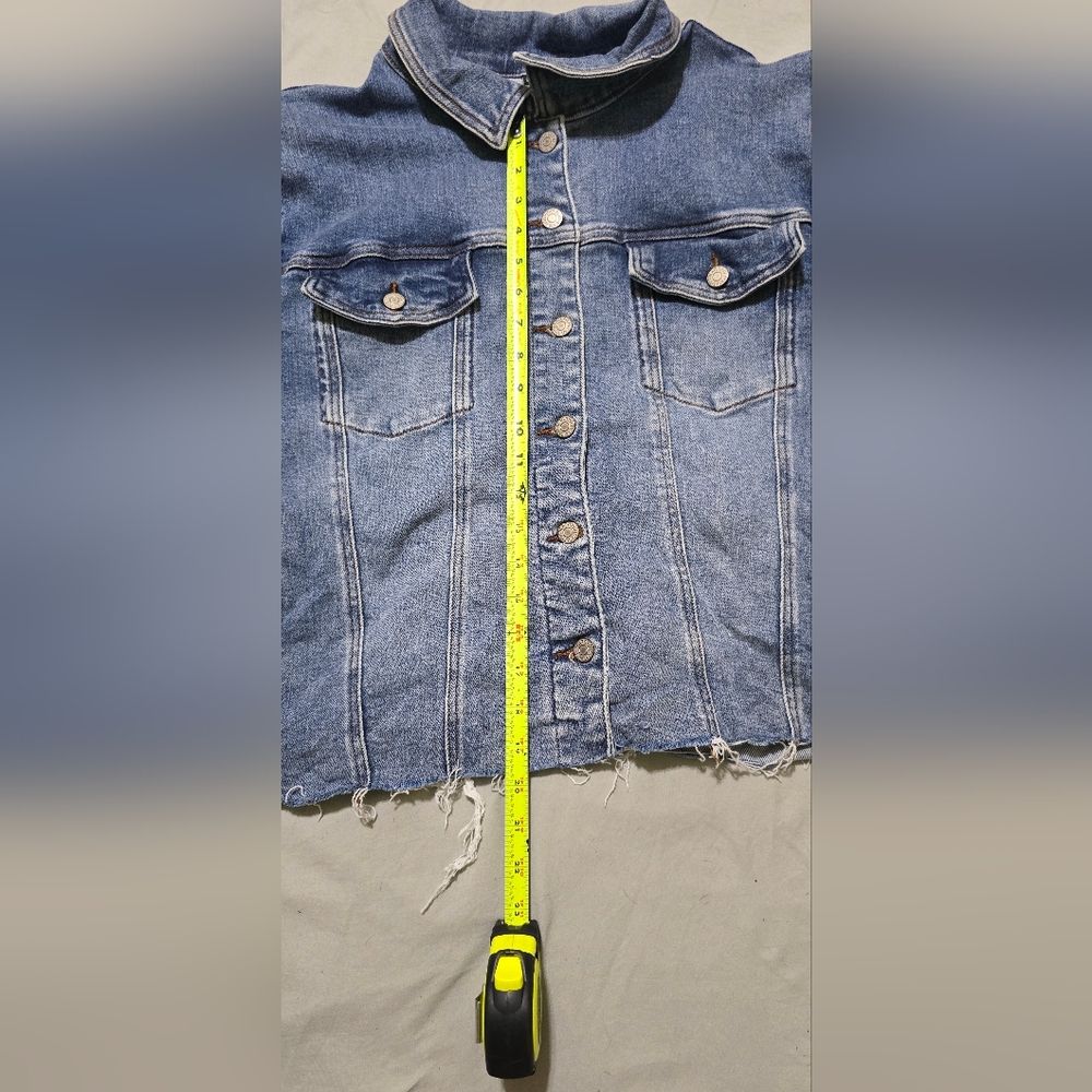 Distressed Plus Size Judy Blue Jean Jacket With Embroidered Collar Size 3x - Picture 10 of 13